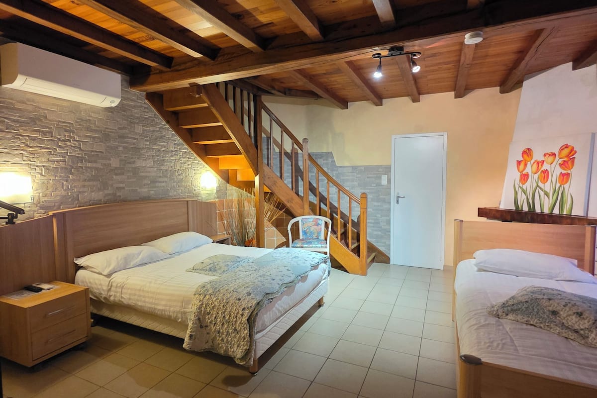 family suite | desk, soundproofing, free wifi, bed sheets