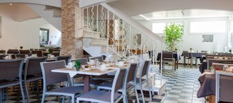 Hôtel Le Petit Manoir Provence