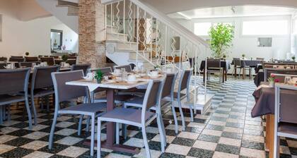 Hôtel Le Petit Manoir Provence