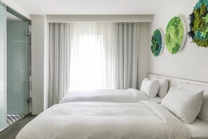 Deluxe Twin kamer, 2 eenpersoonsbedden (washlet toilet) | 1 slaapkamer, luxe beddengoed, donsdekens, een minibar