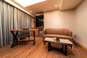 Chambre Affaires | Espace de travail pour ordinateur portable, rideaux occultants