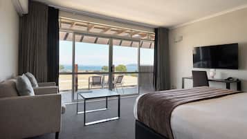 Premium Deluxe Lakeview Studio