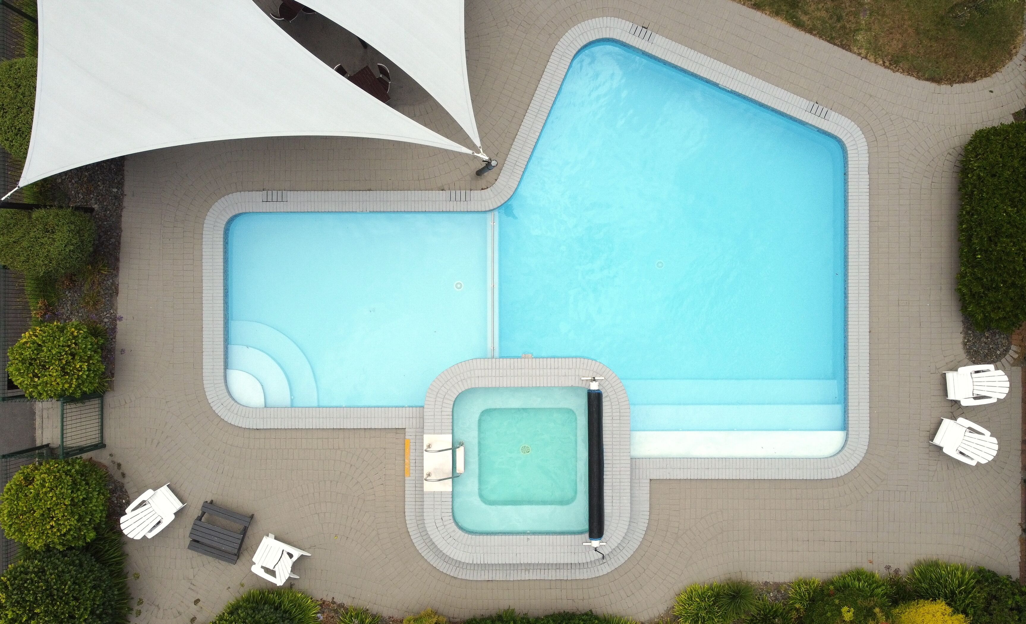 Outdoor pool, pool loungers