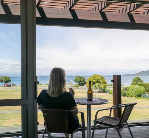 Suncourt Hotel & Conference Centre