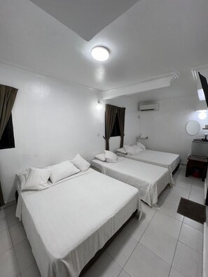 Individually decorated, individually furnished, free WiFi - Nipah Bay Villa (Pangkor Island)