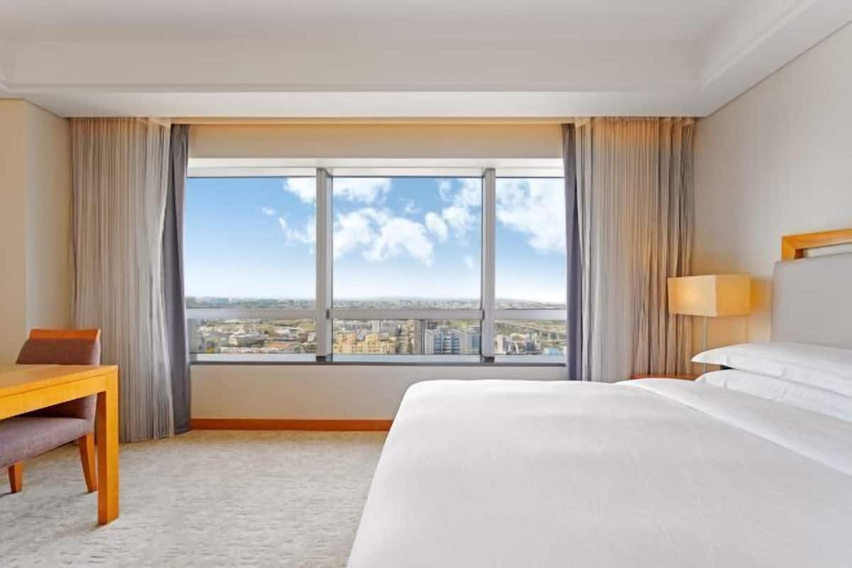 Premium bedding, down comforters, pillowtop beds, in-room safe