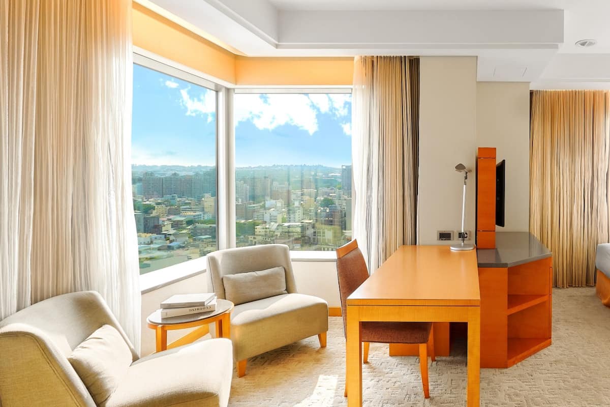 premium bedding, down duvets, pillow-top beds, in-room safe