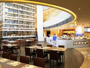 Selvbetjent frokost hver dag (TWD 748 per person)