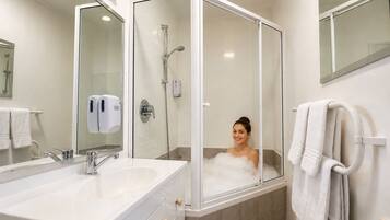 Chambre exécutive, bain à remous