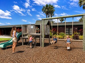 Children's play area - outdoor - Teal Motor Lodge (Gisborne)