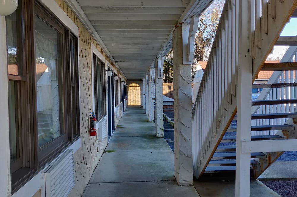 Point Pleasant Inn