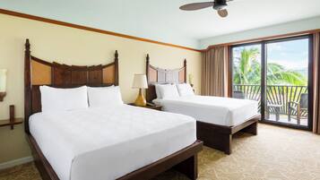 舒适客房 | 客房内保险箱、特色装修、办公桌、遮光窗帘