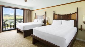 Caja fuerte, decoración individual, escritorio y cortinas opacas