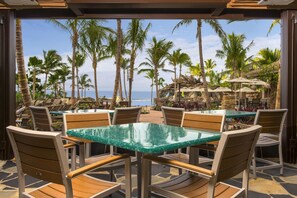 Petit déjeuner buffet (39.00 USD par personne)