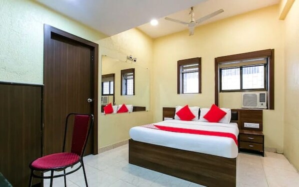 Deluxe Room | Individually decorated, individually furnished, desk, free WiFi - Hotel Red Palm (Mumbai)