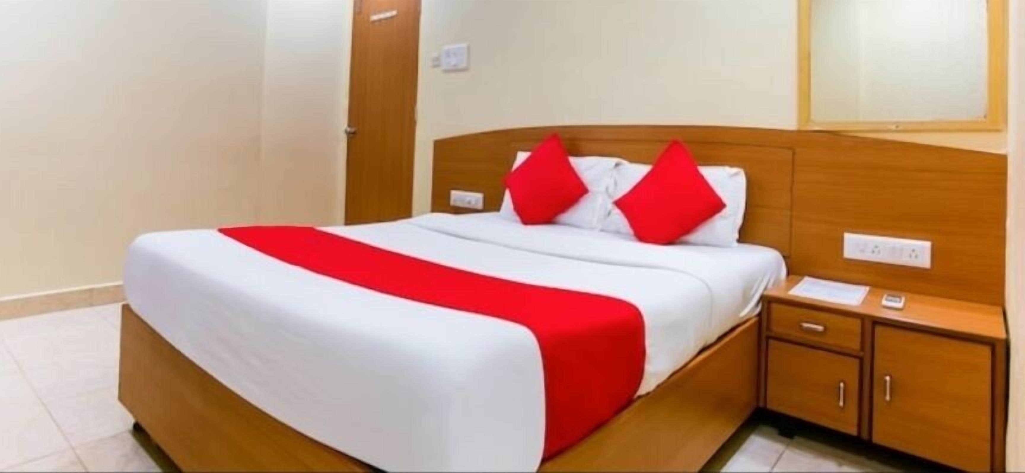 Decoración personalizada, muebles diferentes, escritorio y wifi gratis 