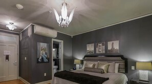 Standard Room, 1 King Bed | Premium bedding, pillowtop beds, in-room safe, individually decorated