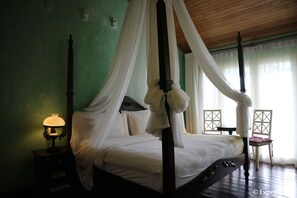 Deluxe, Puutarhanäköala | Työpöytä