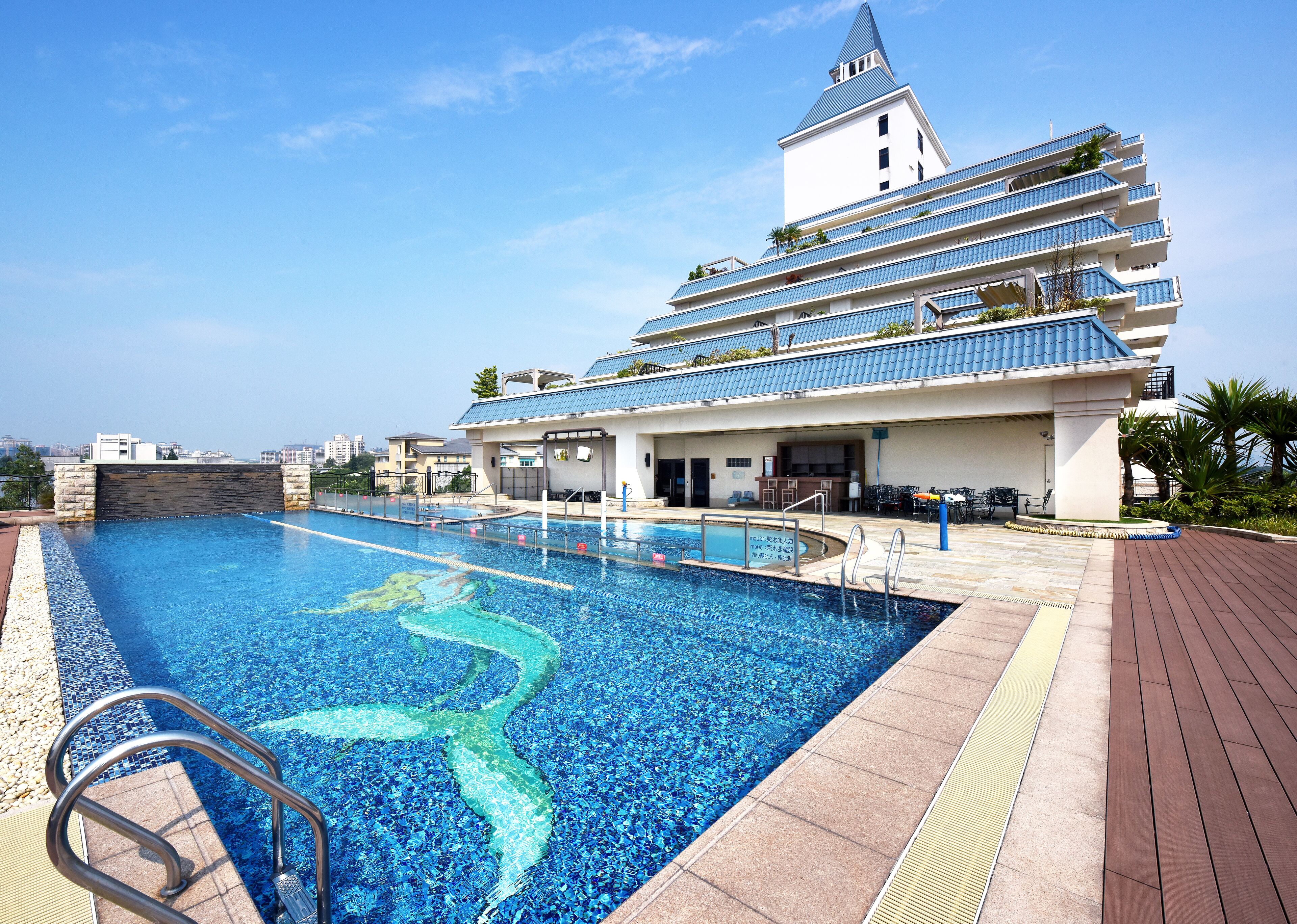 Seasonal outdoor pool