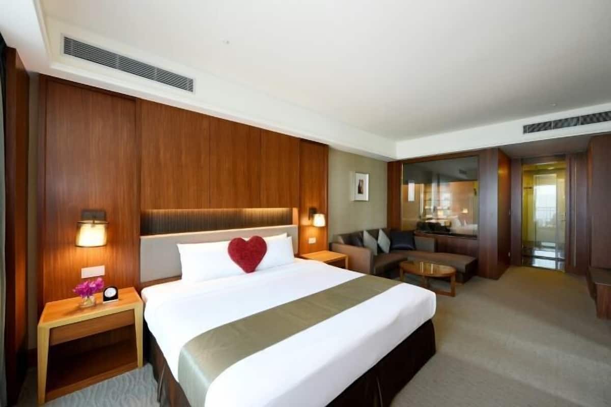 Minibar, in-room safe, blackout drapes, iron/ironing board