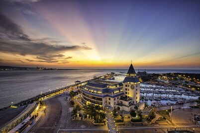 Fullon Hotel Tamsui Fisherman's Wharf