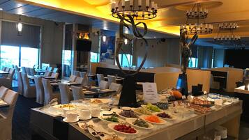 Daily buffet breakfast for a fee