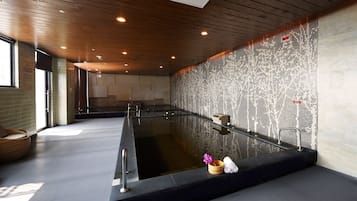 Aguas termales, tratamientos corporales y aromaterapia