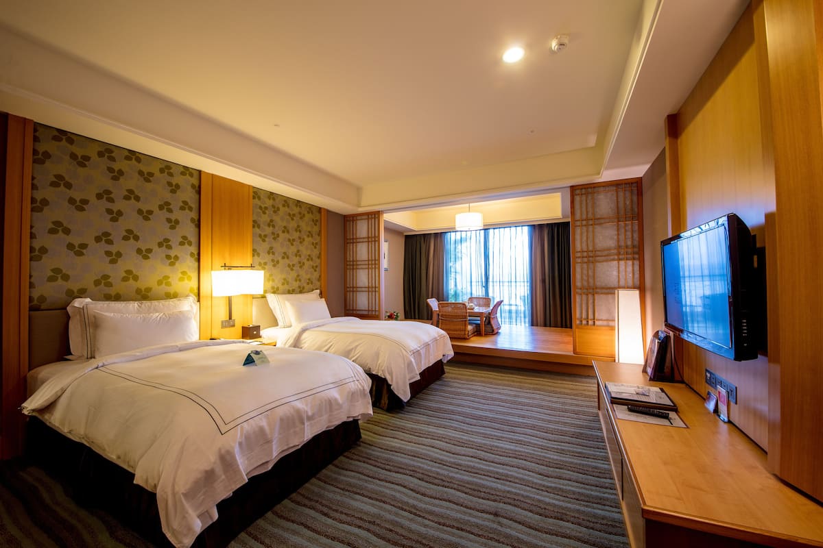 Sea View Japanese Style Twin Room | Minibar, in-room safe, blackout drapes, iron/ironing board