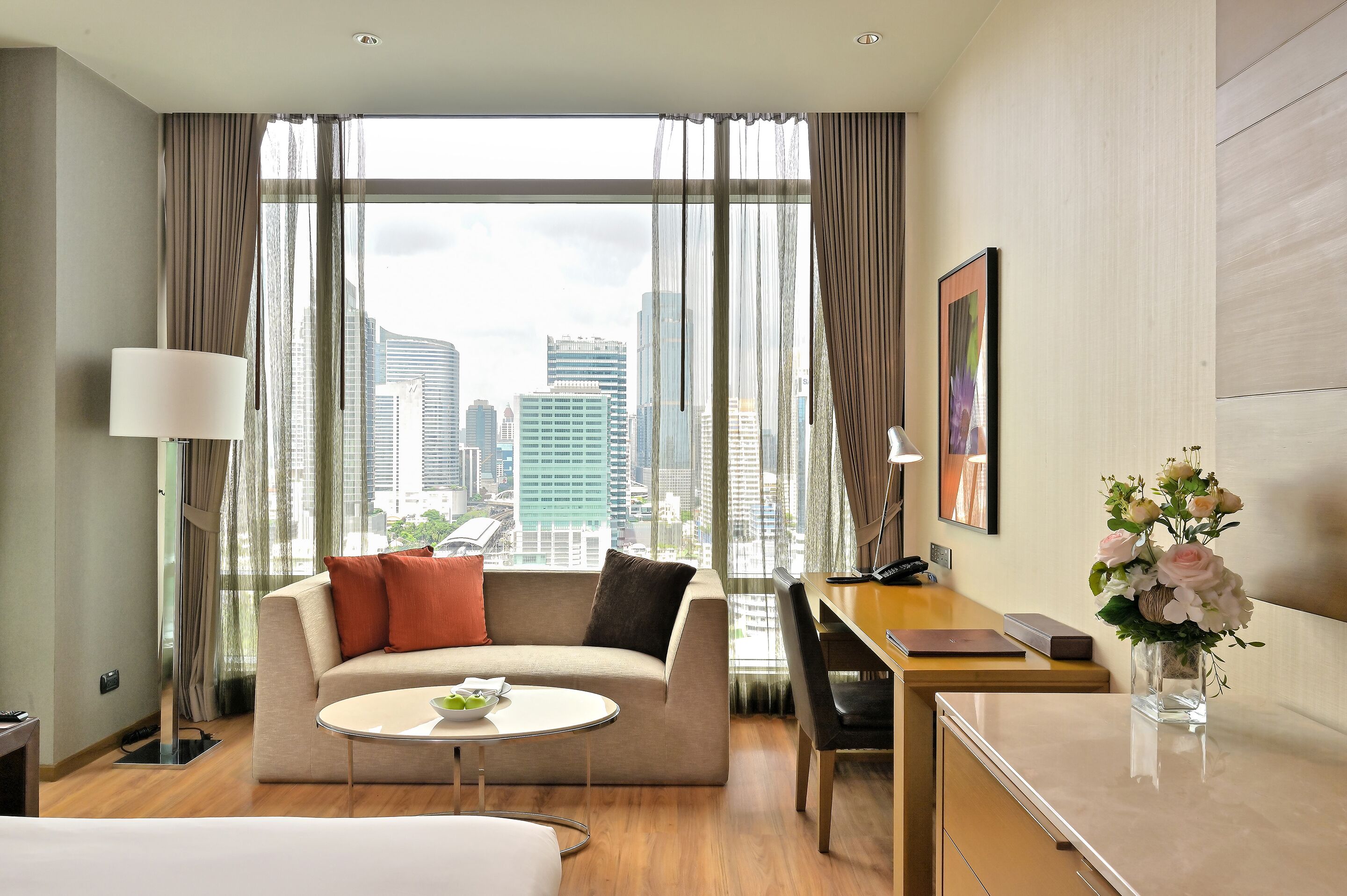 executive deluxe with lounge access | 1 bedroom, premium bedding, minibar, in-room safe