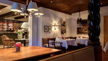 Free daily cooked-to-order breakfast