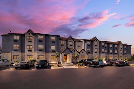 Exterior. Best Western SeaWorld San Antonio