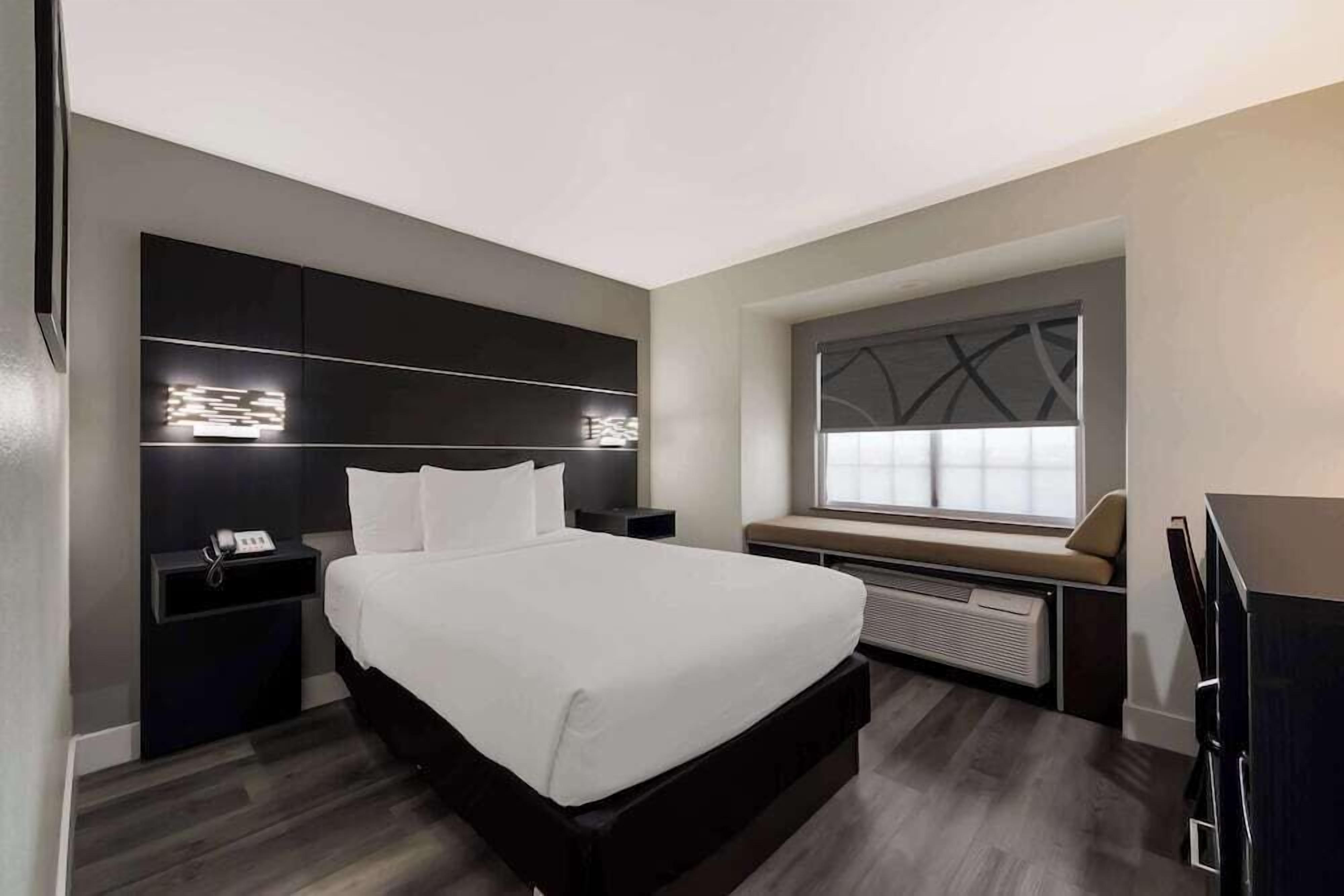 In-room safe, desk, laptop workspace, iron/ironing board