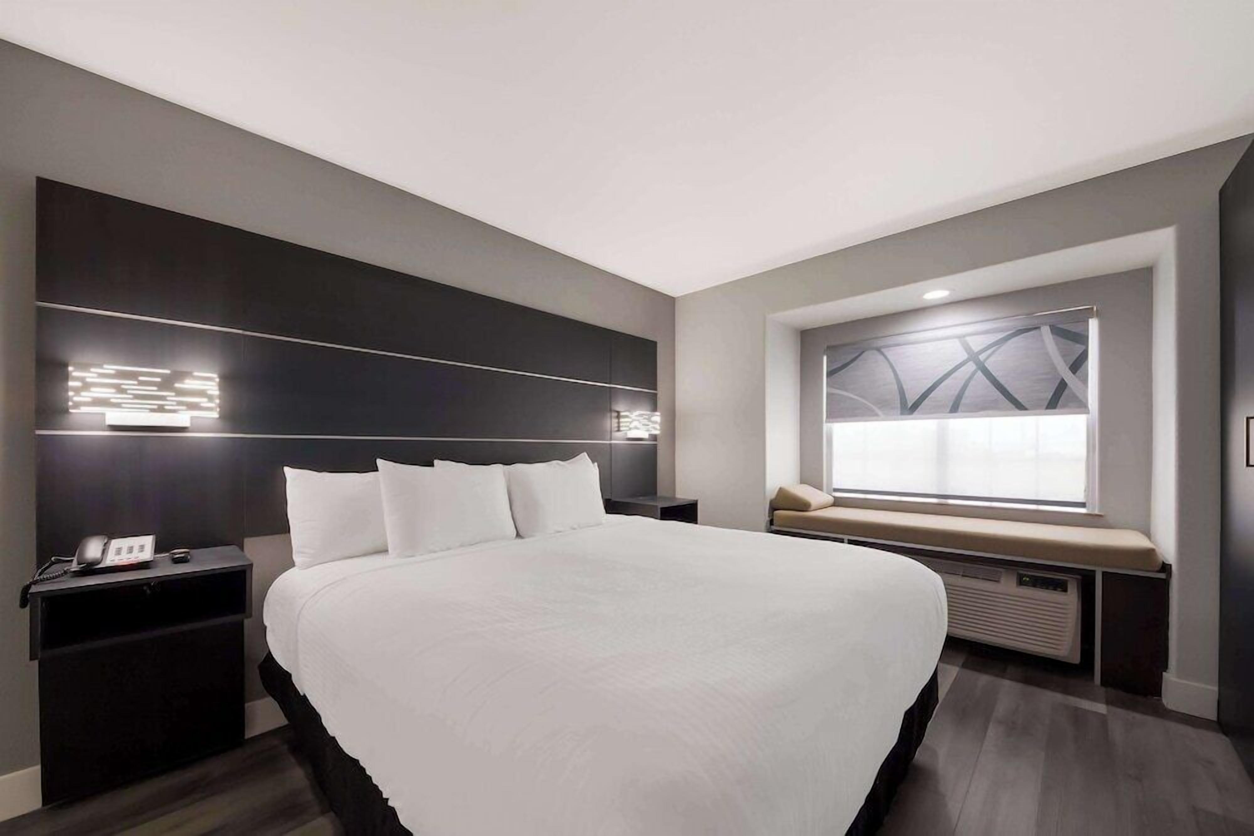 In-room safe, desk, laptop workspace, iron/ironing board