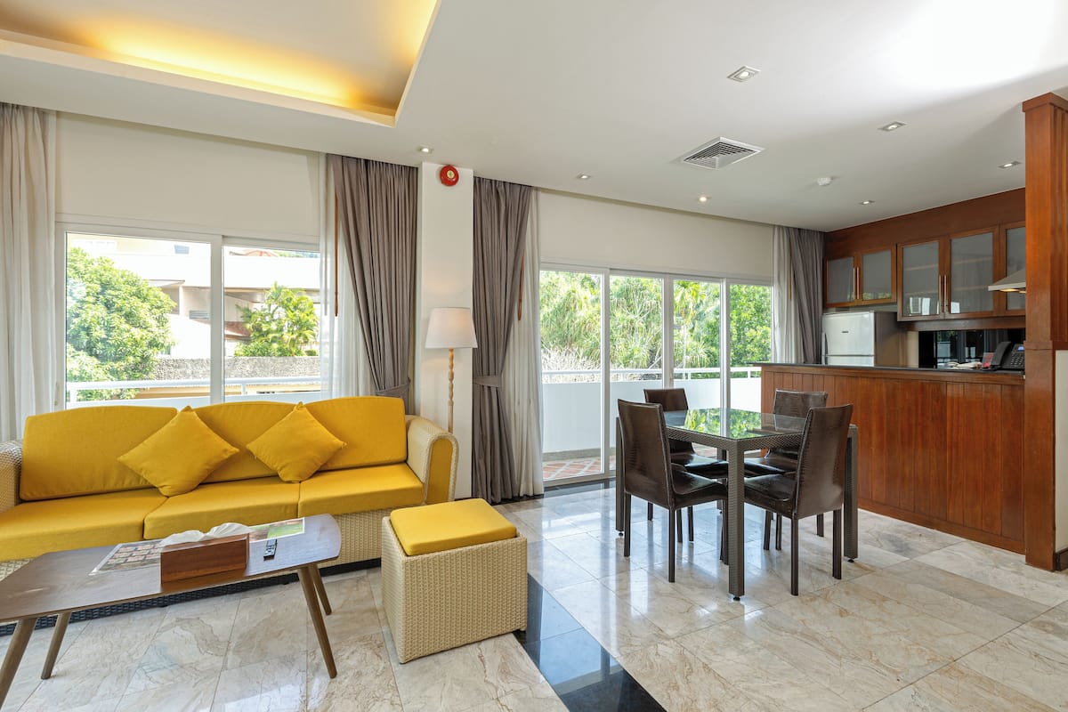 Two Bedroom Grand Family Suite with free Minibar(One time) | Private kitchenette | Fridge, coffee/tea maker, electric kettle