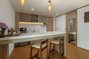 1 Bedroom Penthouse Suite with Rooftop Jacuzzi | Private kitchenette | Fridge, coffee/tea maker, electric kettle - Phunawa Resort (Karon)