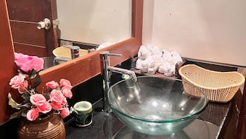 Masajes con piedras calientes, masajes de tejido profundo