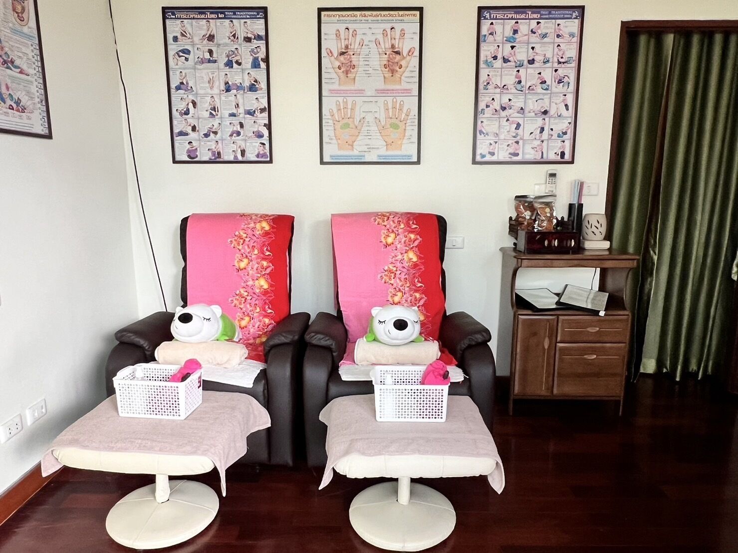 Hot stone massages, deep-tissue massages, Thai massages