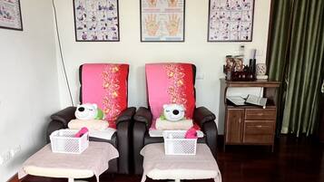 Hot stone massages, deep-tissue massages, Thai massages
