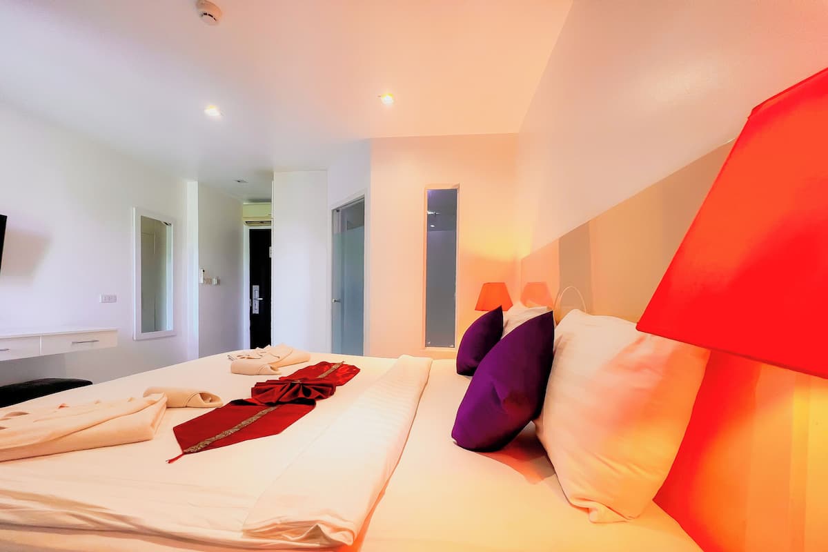 In-room safe, desk, laptop workspace, soundproofing