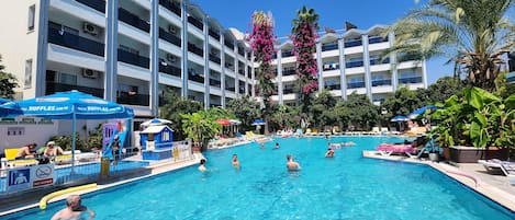 3 outdoor pools, pool umbrellas, sun loungers