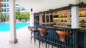 Poolbar