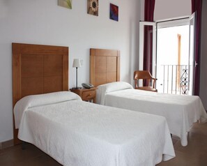 In-room safe, desk, cribs/infant beds, rollaway beds - Hotel Residencia Miami (Torremolinos)