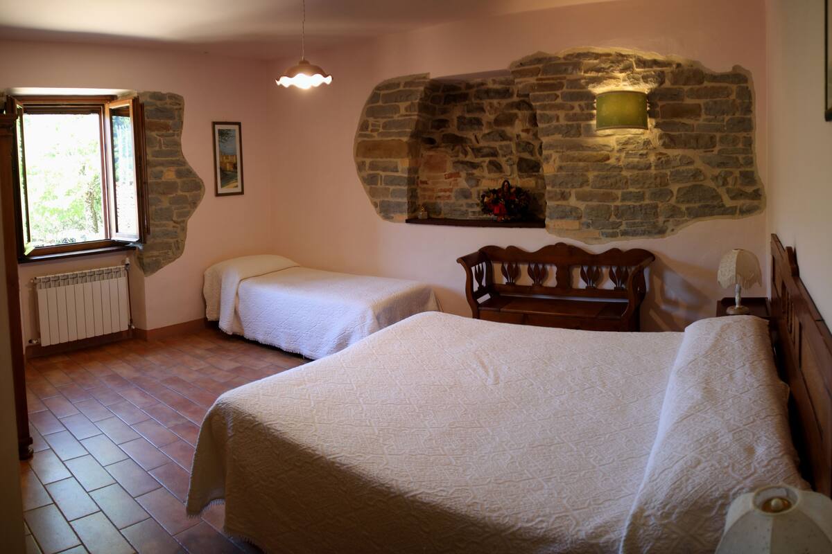 Standard Triple Room | In-room safe, free cots/infant beds, free WiFi
