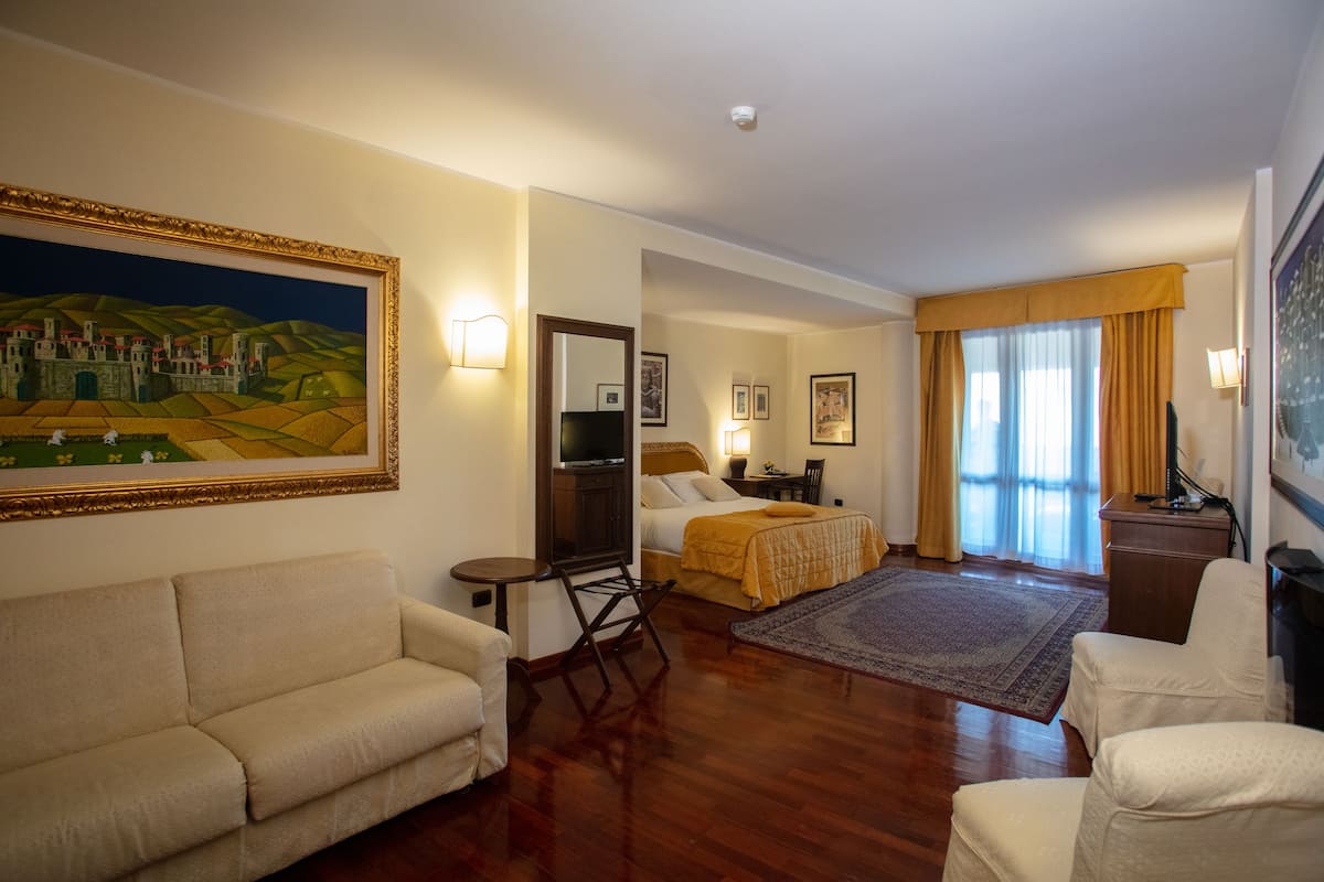 Suite, Valley View (Vittoria) | 1 bedroom, minibar, in-room safe, desk