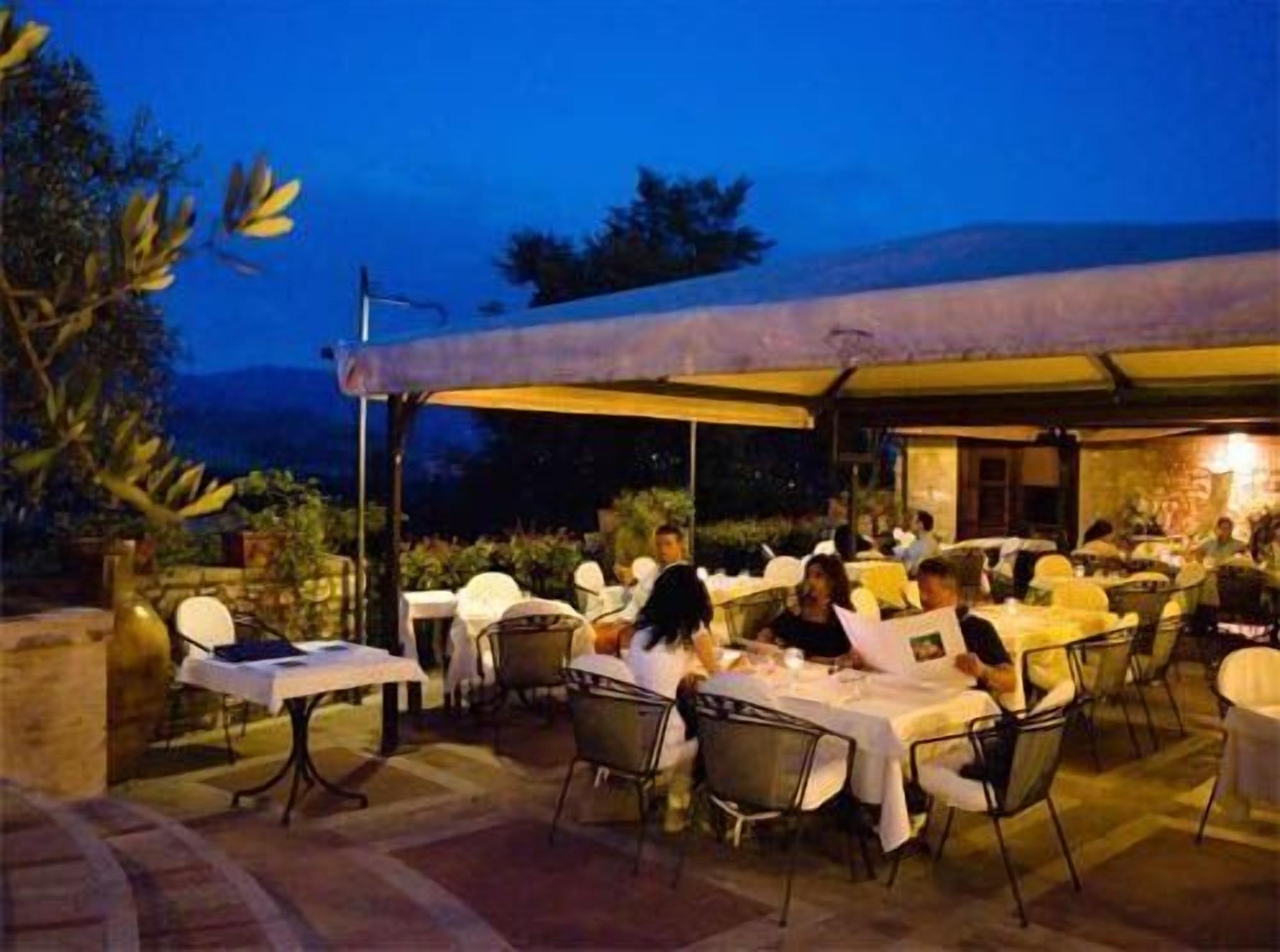 Mittagessen und Abendessen, regionale Küche