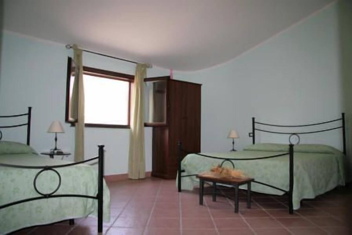 Quarto quádruplo | Roupas de cama premium, individualmente decorados