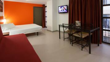 Télévision LCD de 32 pouces avec chaßnes numériques, télévision