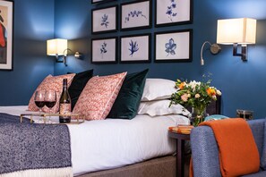 Kahden hengen perhehuone | Allergiatestatut vuodevaatteet, pillowtop-patjalliset sängyt