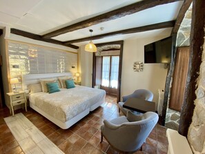 Suite, Accessible, Hot Tub