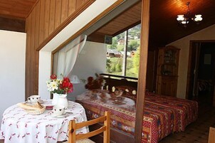 Caja de seguridad en la habitación y decoración personalizada